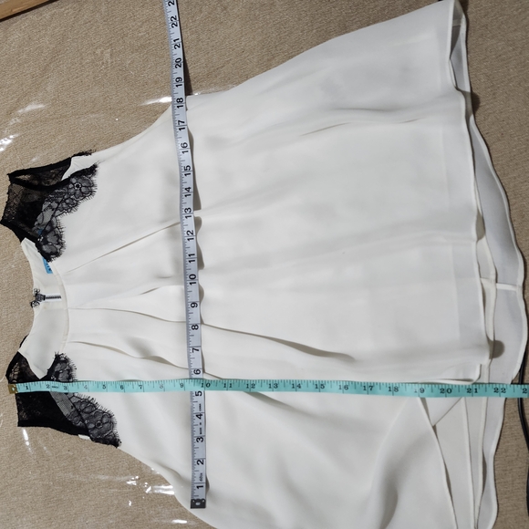 Alice‎ + Olivia 100% Silk Sleeveless Ivory Layered Top Black Lace Details Small - Picture 4 of 9